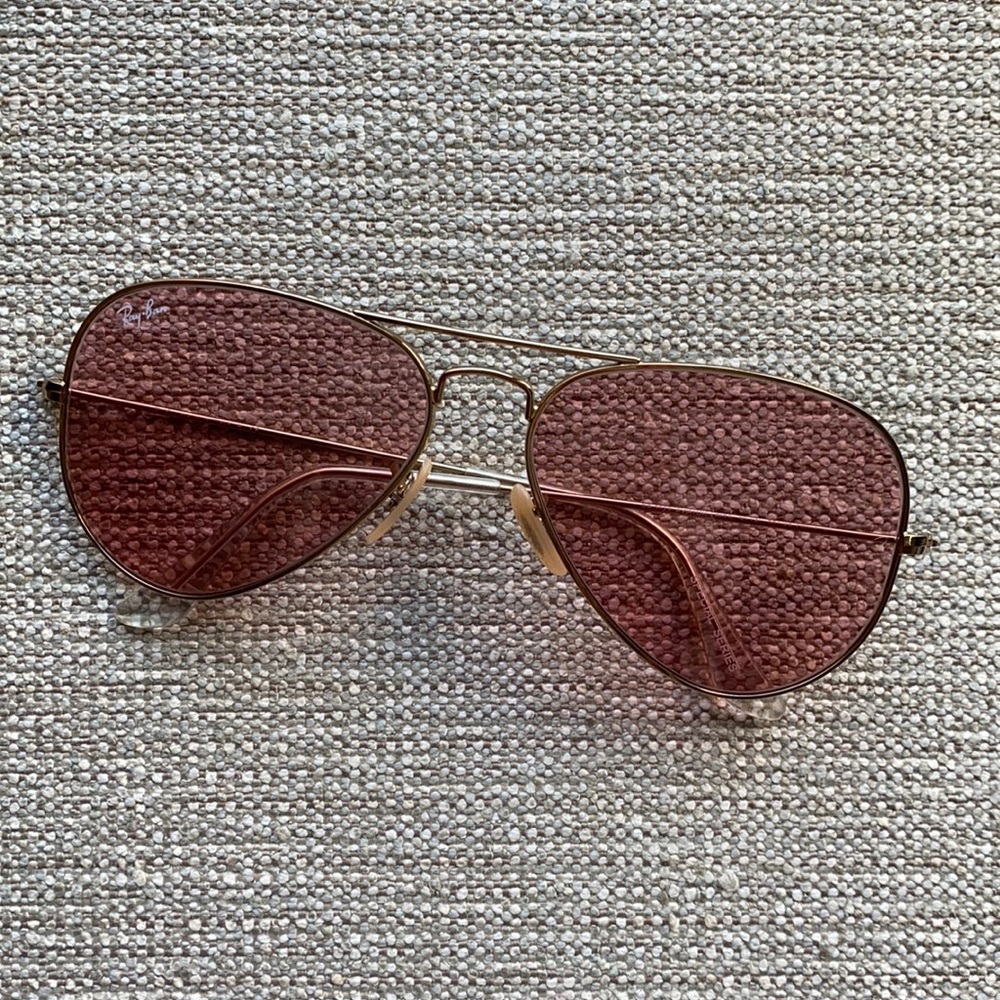 Ray-Ban Aviator Sunglasses with Pink Lenses